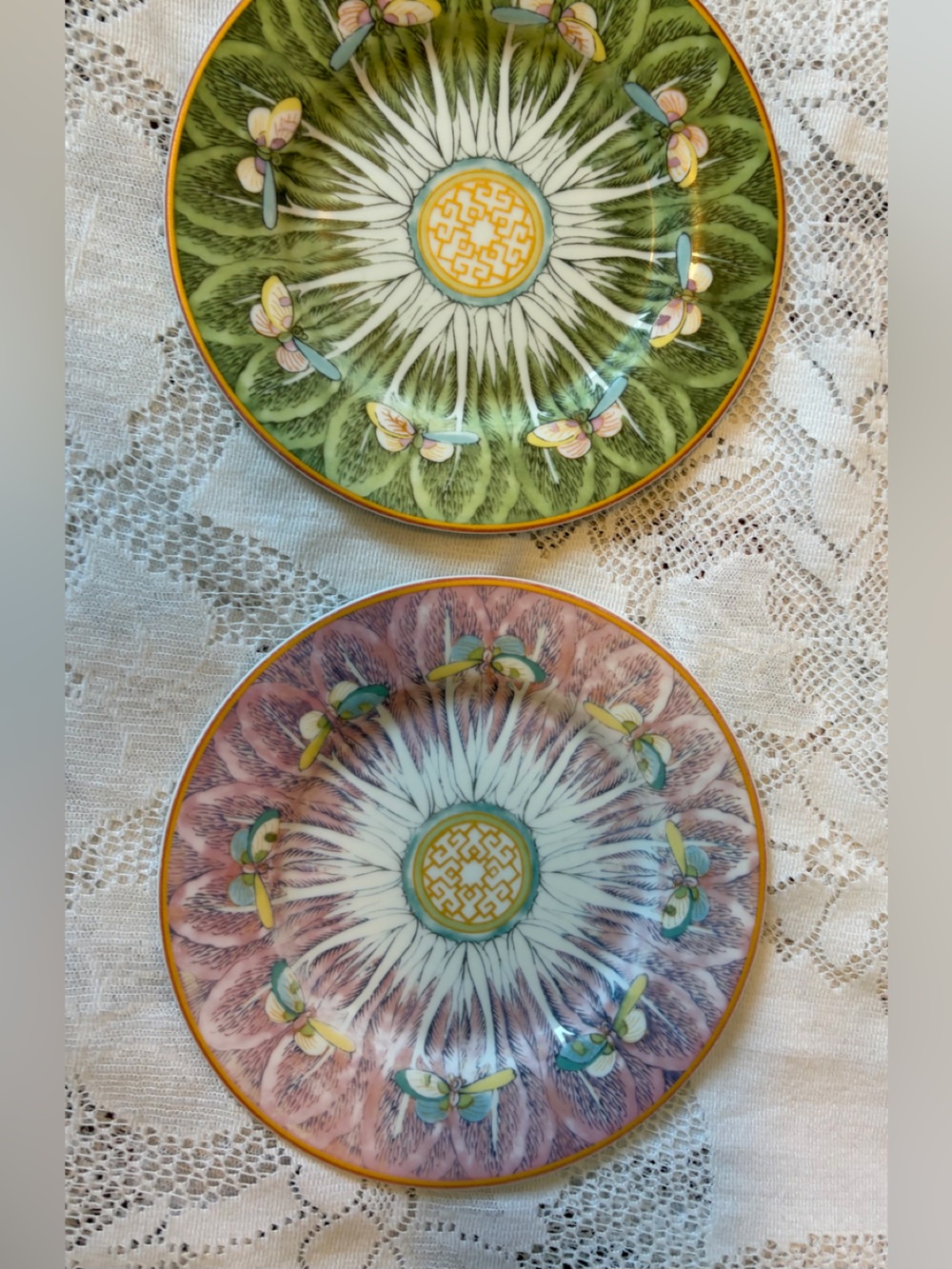 3/$30✨🦋🌸Williams Sonoma Butterfly Floral Dessert Plates (2) Green & Pink